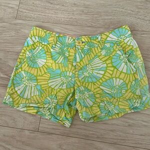 EUC Lilly Pulitzer Callahan Shorts in On the Half Shell Size 0